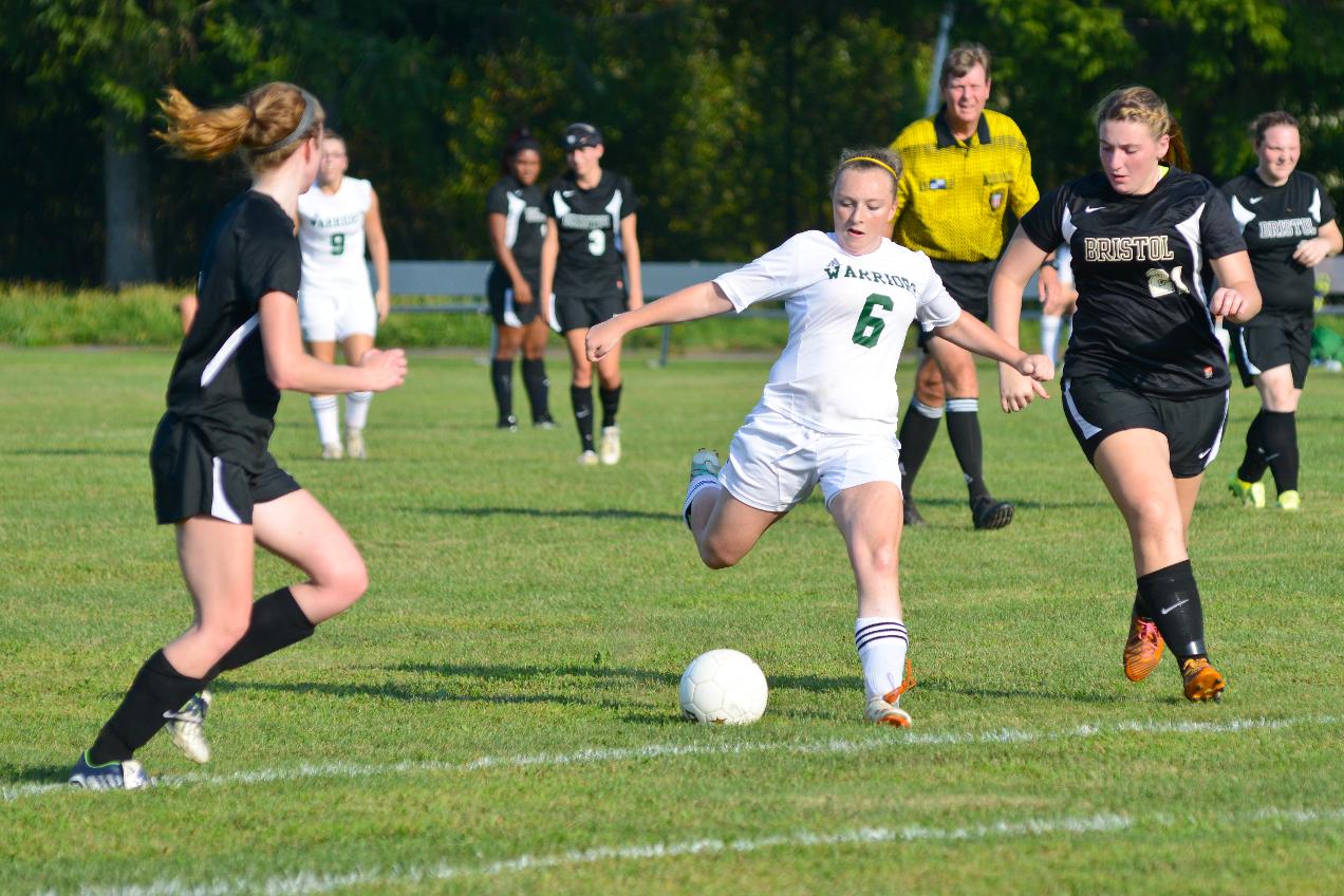 Women’s Soccer Drops Match To Essex County